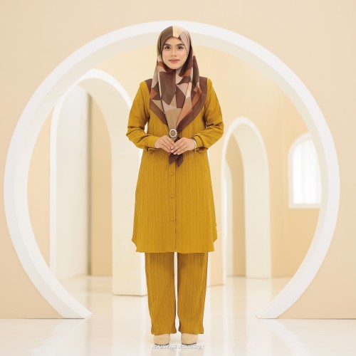 Suit blouse, Women's Fashion, Muslimah Fashion, Baju Kurung & sets on  Carousell